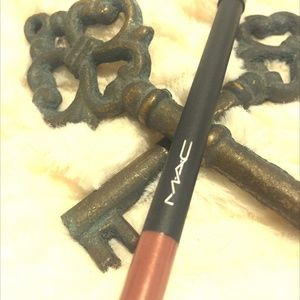NWOT: MAC - Pro Longwear Lip Pencil - CULTURED